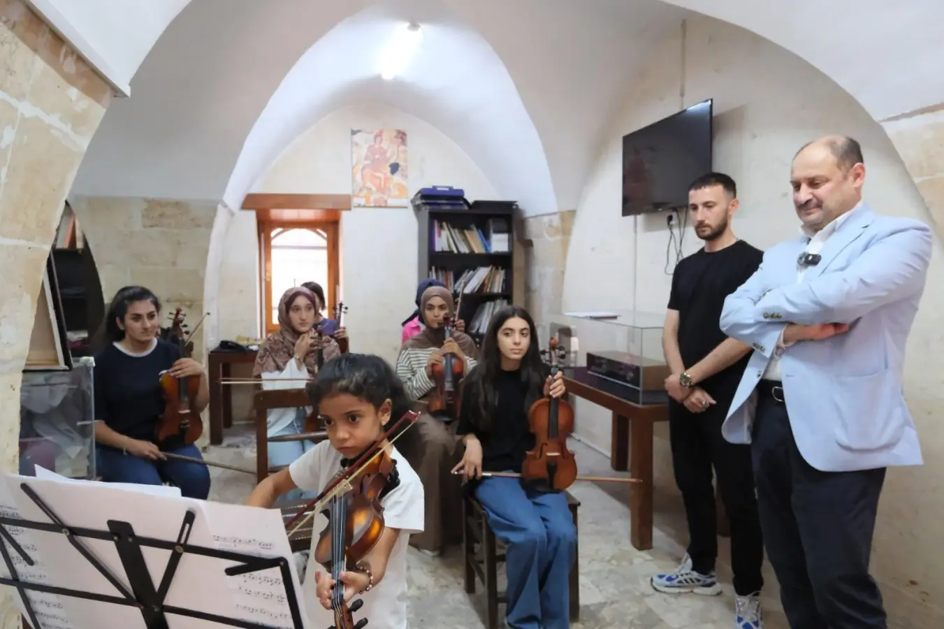 From the Rural Area to the Fine Arts High School: Nisa’s Inspiring Journey with the Violin.